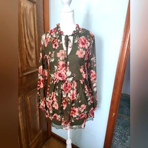 Dress floral, sheer sleeves